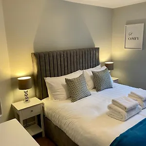 Luxury Riverside Centre Apartment York