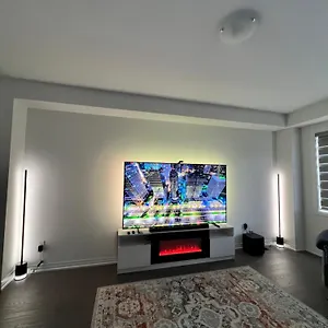 Brand New 4 Bedroom By Airport! Villa Hamilton
